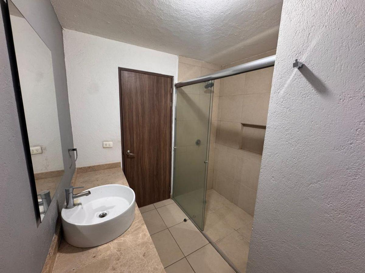 Condesa de Tequisquiapan 1040-lote 28, La Condesa, Querétaro 33 La Condesa, Juriquilla | Casa