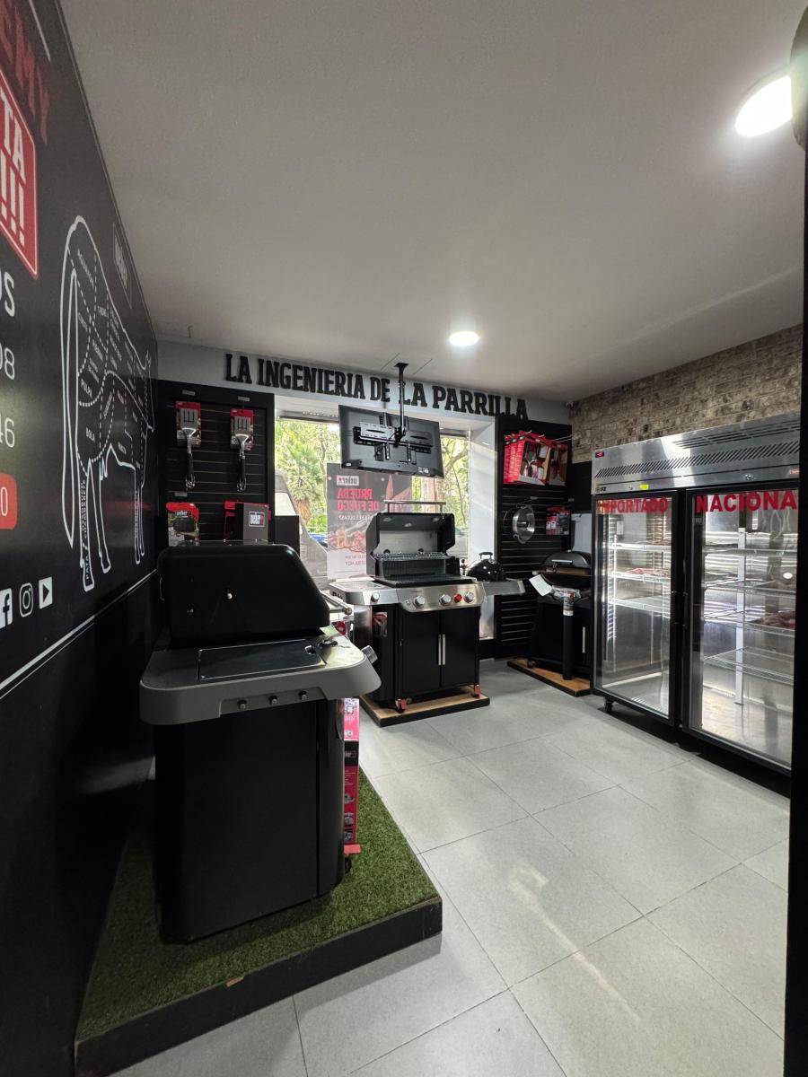 Local Comercial en renta en La Condesa CDMX 6 Interior amplio e iluminado de local comercial en renta Condesa